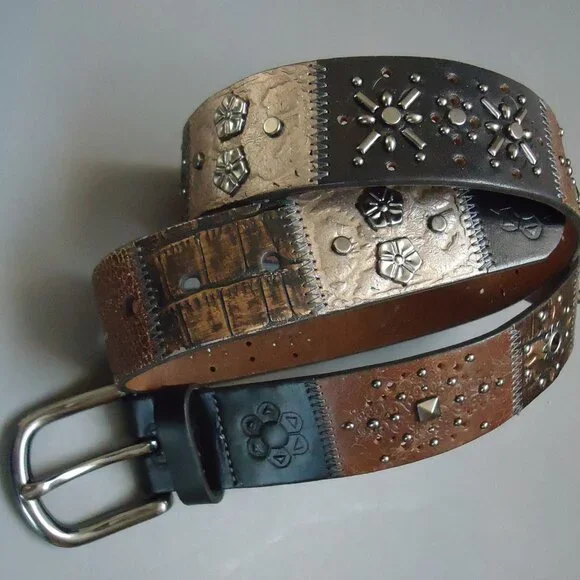 Fossil | Accessories | Size M Fossil Genuine Leather Studded  display picture 1